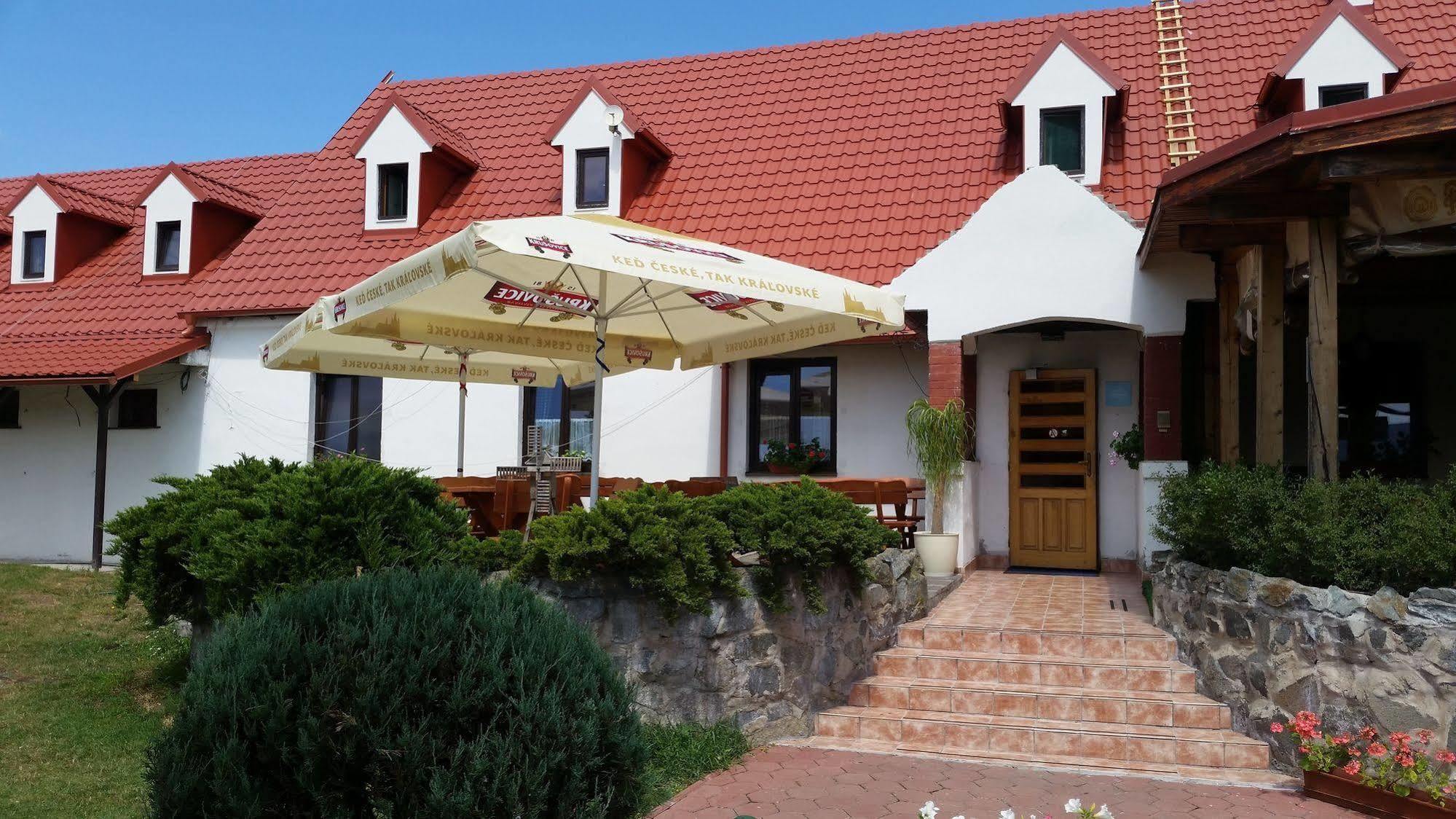 Hotel Carpatia Bratislava Exterior photo